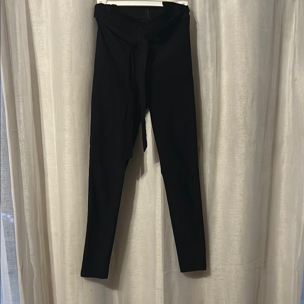 Fashion Nova Black Cropped Pants - Picture 10 of 12